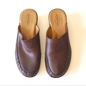 Vintage Underfoot genuine leather clog size 8 M